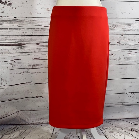 Carmen Marc Valvo Dresses & Skirts - Coral Pencil Skirt